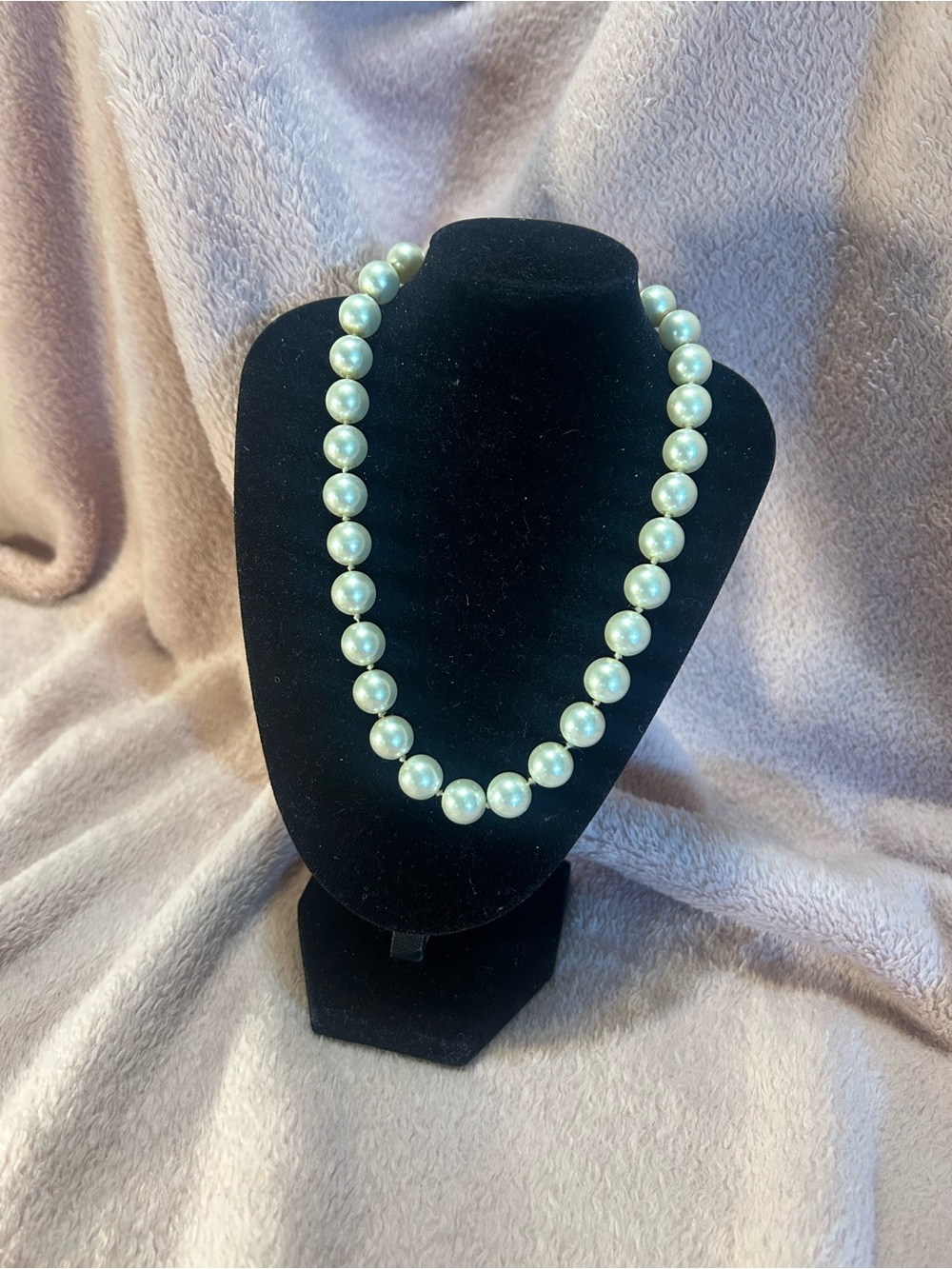 George Cream Pearl Necklace - Elegant Women's Strand